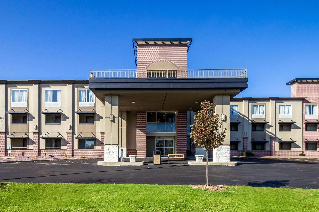 Quality Inn Milwaukee- Brookfield Exterior foto