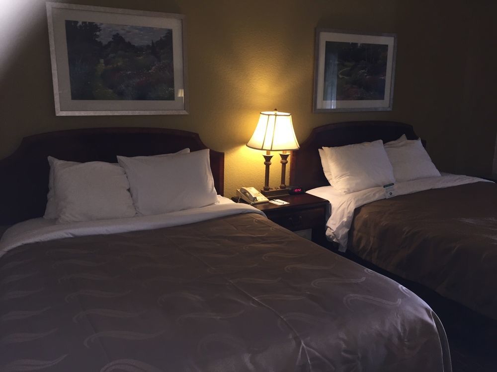 Quality Inn Milwaukee- Brookfield Exterior foto