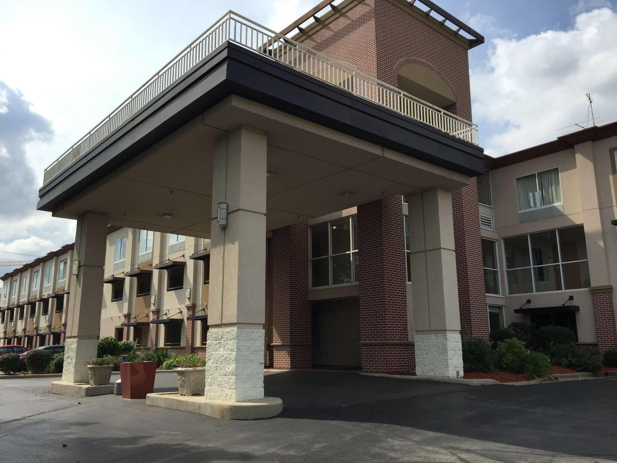 Quality Inn Milwaukee- Brookfield Exterior foto