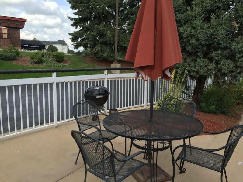 Quality Inn Milwaukee- Brookfield Exterior foto